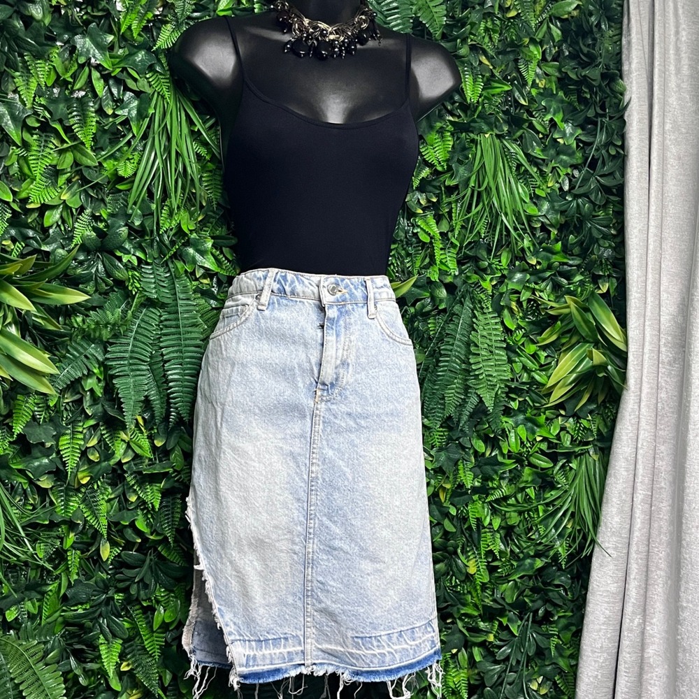 Bershka Denim Skirt Size 2 Blue Light Wash Midi Frayed Raw Hem Side Slit 3611